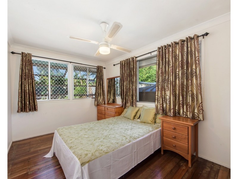 17 Adam Street, One Mile QLD 4305