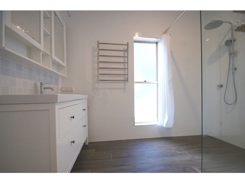 892 Pine Mountain Road, Pine Mountain QLD 4306