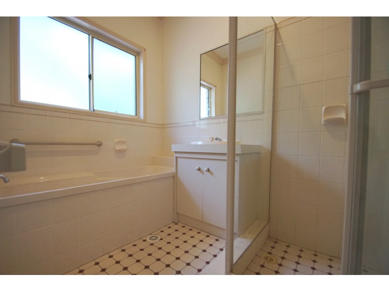 892 Pine Mountain Road, Pine Mountain QLD 4306