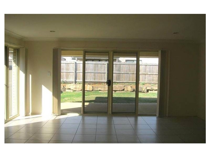 13 Pencarrow Crescent, Raceview QLD 4305