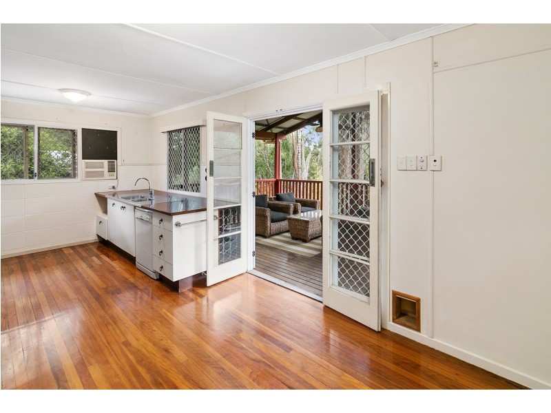 9 Pryde Street, Woodend QLD 4305