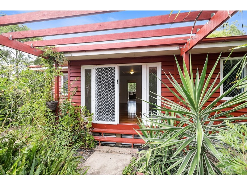 9 Pryde Street, Woodend QLD 4305