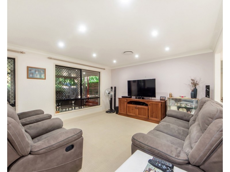 33 Summit Drive, Springfield Lakes QLD 4300