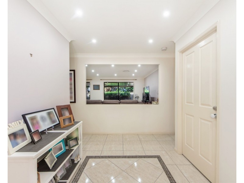 33 Summit Drive, Springfield Lakes QLD 4300