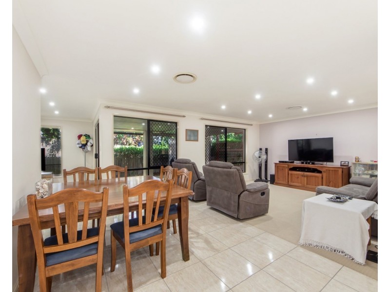 33 Summit Drive, Springfield Lakes QLD 4300