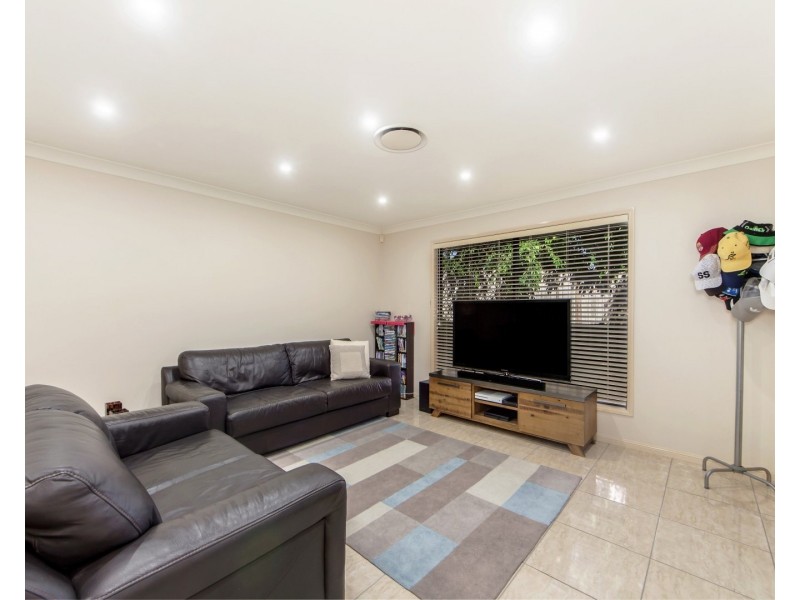 33 Summit Drive, Springfield Lakes QLD 4300