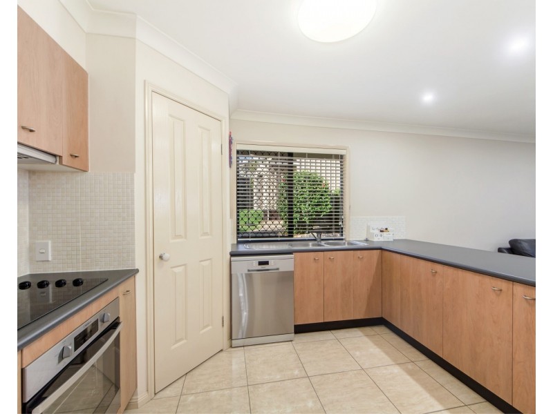 33 Summit Drive, Springfield Lakes QLD 4300