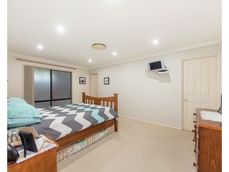 33 Summit Drive, Springfield Lakes QLD 4300