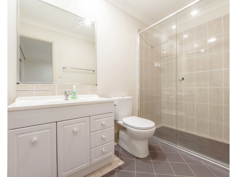 33 Summit Drive, Springfield Lakes QLD 4300