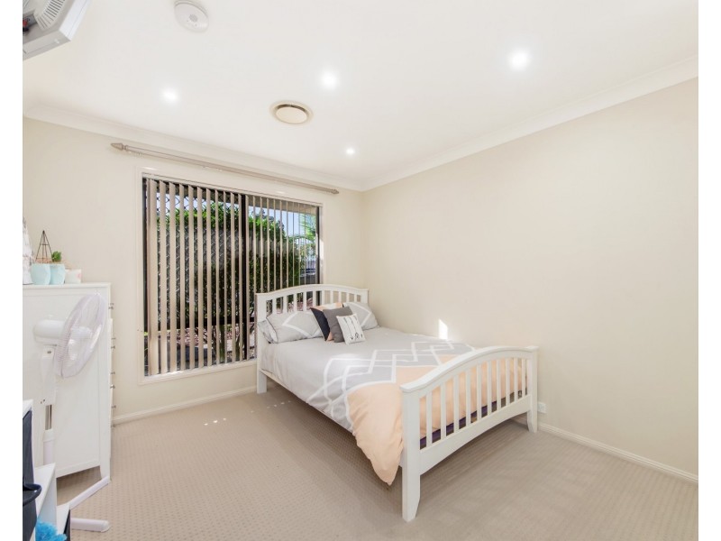 33 Summit Drive, Springfield Lakes QLD 4300