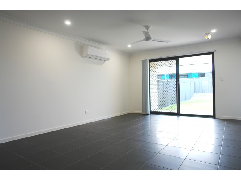 1/4 Sapphire Street, Brassall QLD 4305