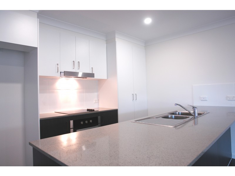 1/4 Sapphire Street, Brassall QLD 4305