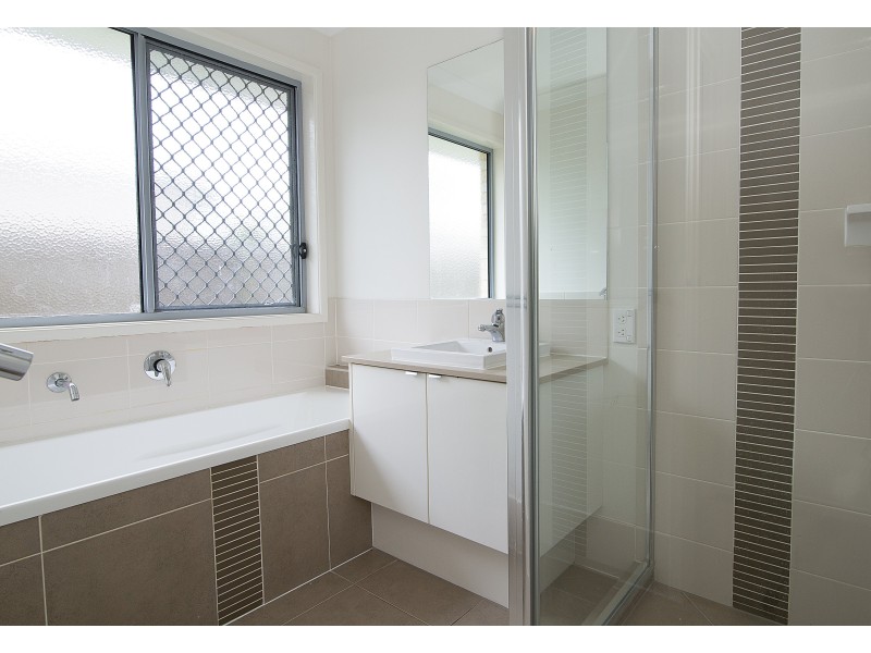 16 Denman Drive, Bundamba QLD 4304