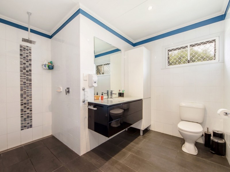 42 Briggs Road, Raceview QLD 4305