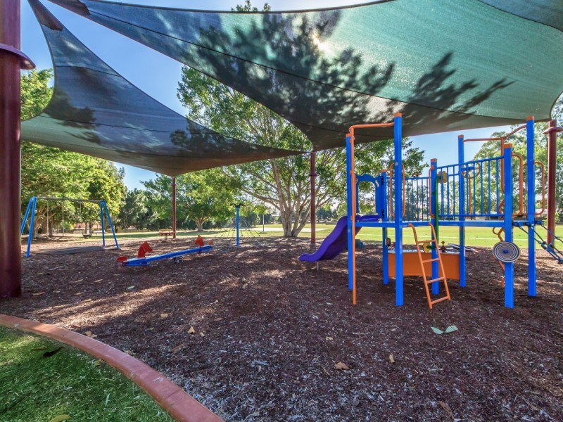 61 Cowley Drive, Flinders View QLD 4305