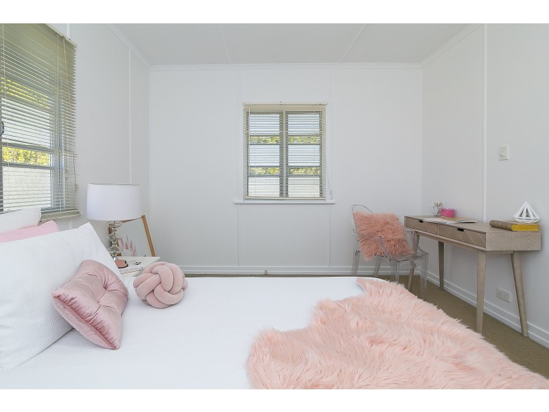 42 Marvin Street, Eastern Heights QLD 4305