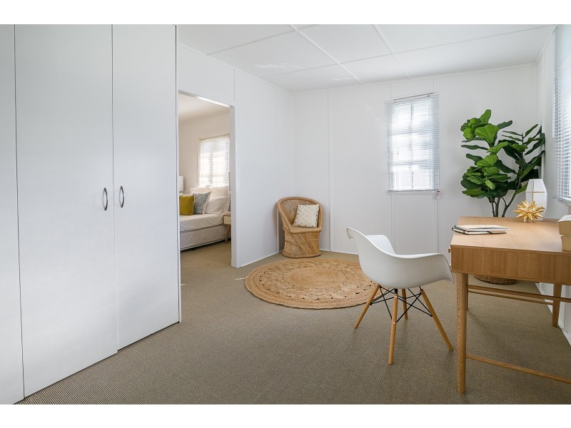 42 Marvin Street, Eastern Heights QLD 4305