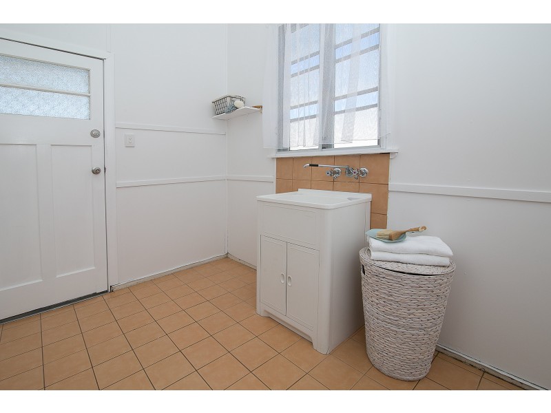 42 Marvin Street, Eastern Heights QLD 4305