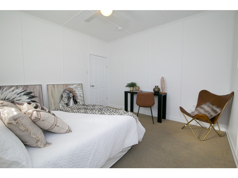 42 Marvin Street, Eastern Heights QLD 4305