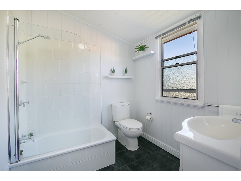 19 River Road, Dinmore QLD 4303