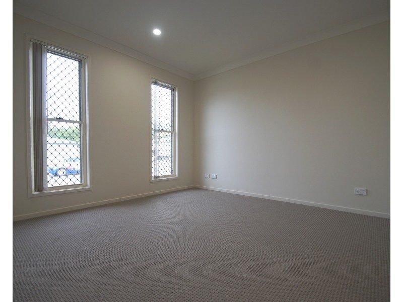 53 Cole Street, Silkstone QLD 4304