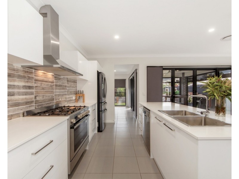 22 Eucalyptus Crescent, Ripley QLD 4306