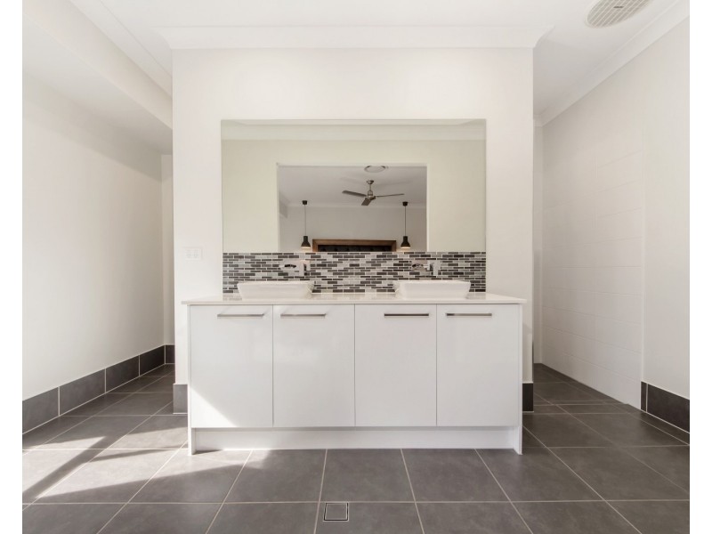 22 Eucalyptus Crescent, Ripley QLD 4306