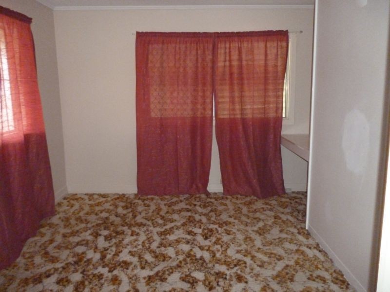 88 Blackstone Road, Silkstone QLD 4304