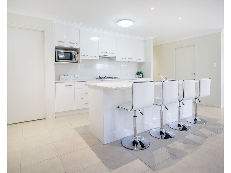 10 Cowie Street, Deebing Heights QLD 4306