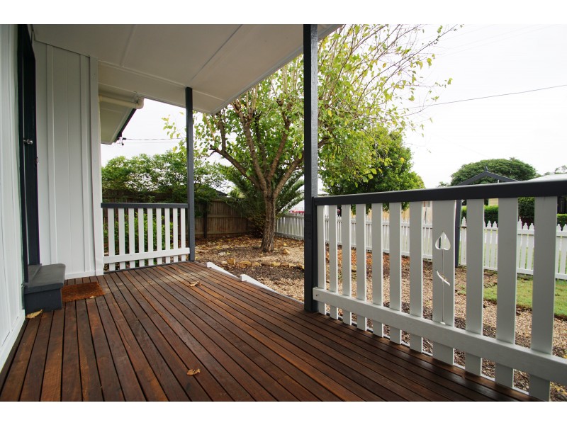 1 Gomer Street, Booval QLD 4304