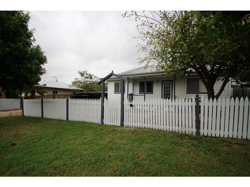 1 Gomer Street, Booval QLD 4304