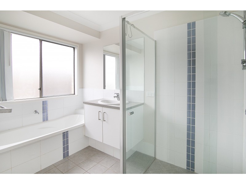 6 Pinehurst Avenue, Leichhardt QLD 4305