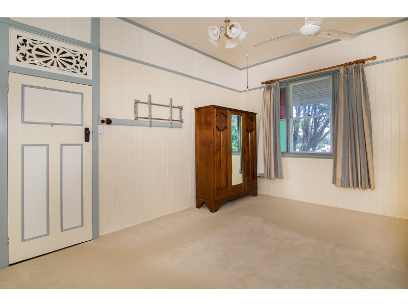 1 Gibbon Street, East Ipswich QLD 4305