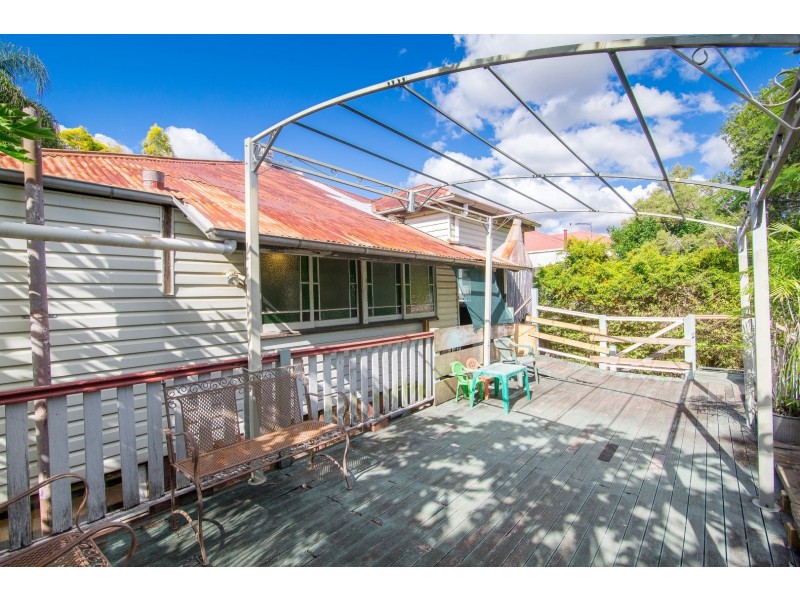 1 Gibbon Street, East Ipswich QLD 4305