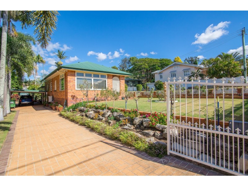 2A Whitehead Street, Eastern Heights QLD 4305