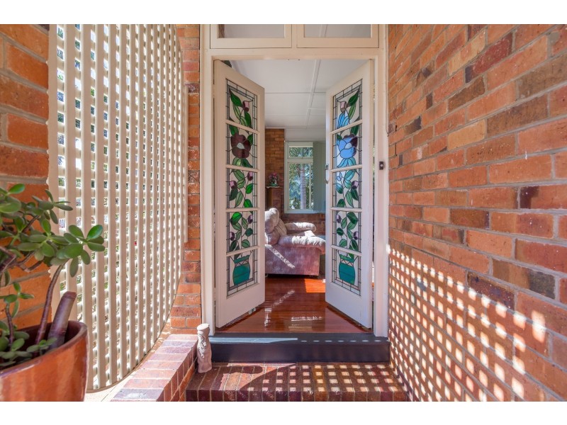 2A Whitehead Street, Eastern Heights QLD 4305