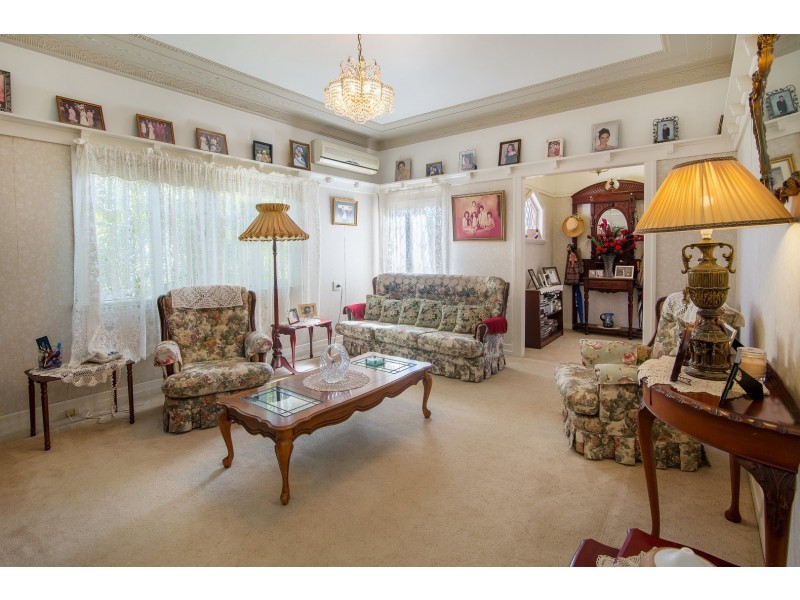 2A Whitehead Street, Eastern Heights QLD 4305