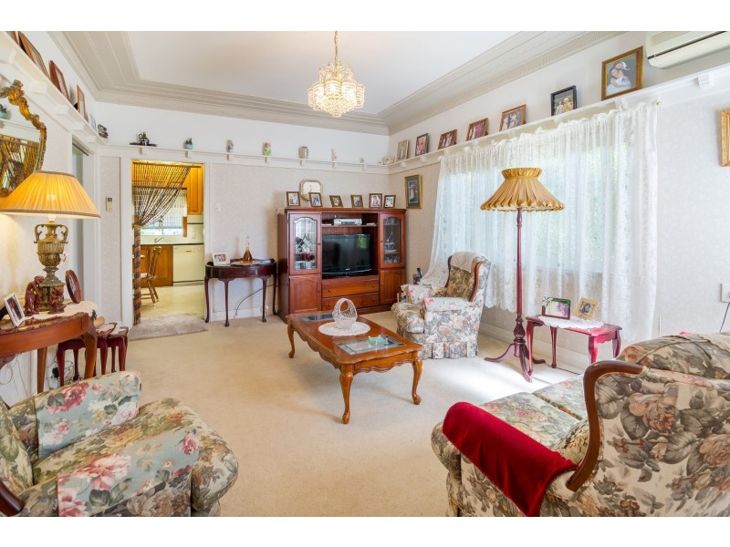 2A Whitehead Street, Eastern Heights QLD 4305