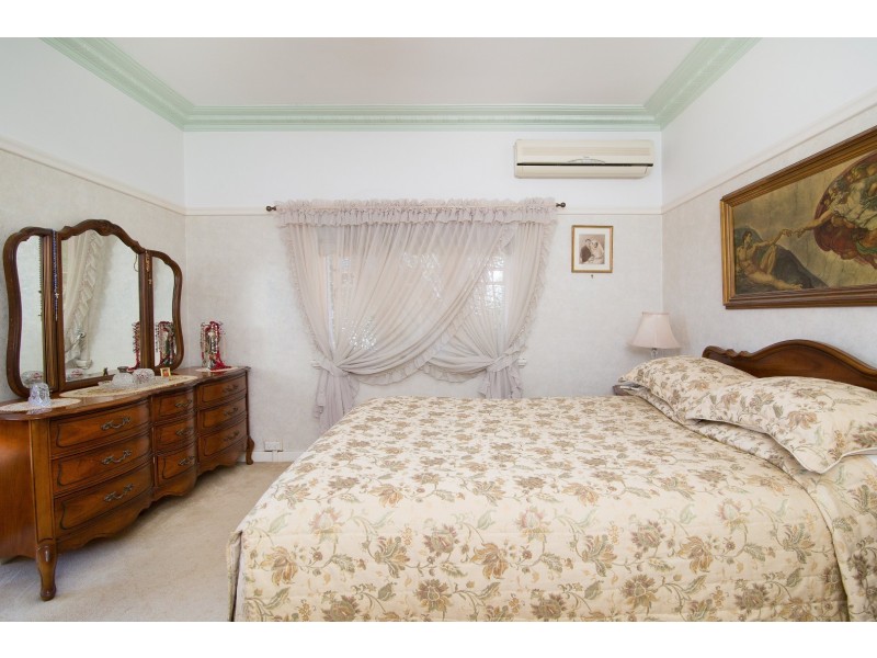 2A Whitehead Street, Eastern Heights QLD 4305