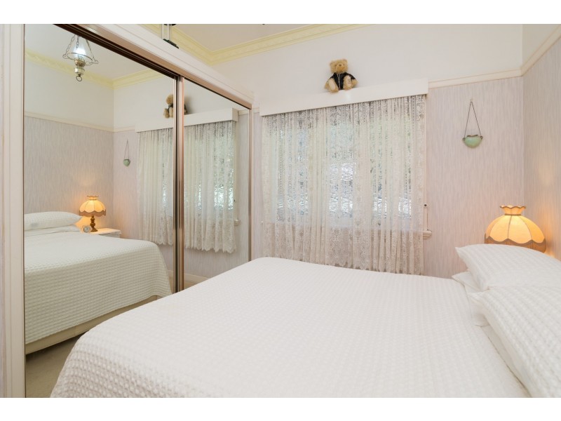 2A Whitehead Street, Eastern Heights QLD 4305