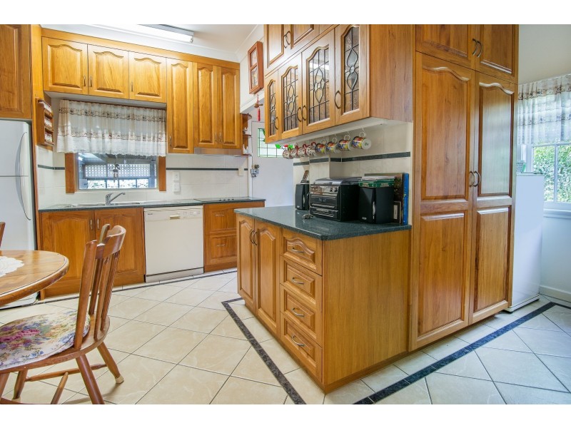 2A Whitehead Street, Eastern Heights QLD 4305