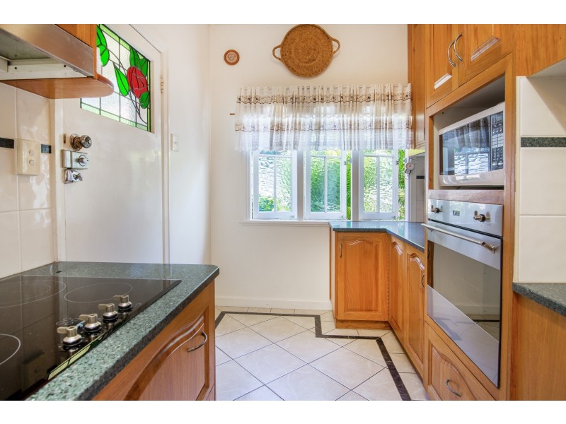 2A Whitehead Street, Eastern Heights QLD 4305