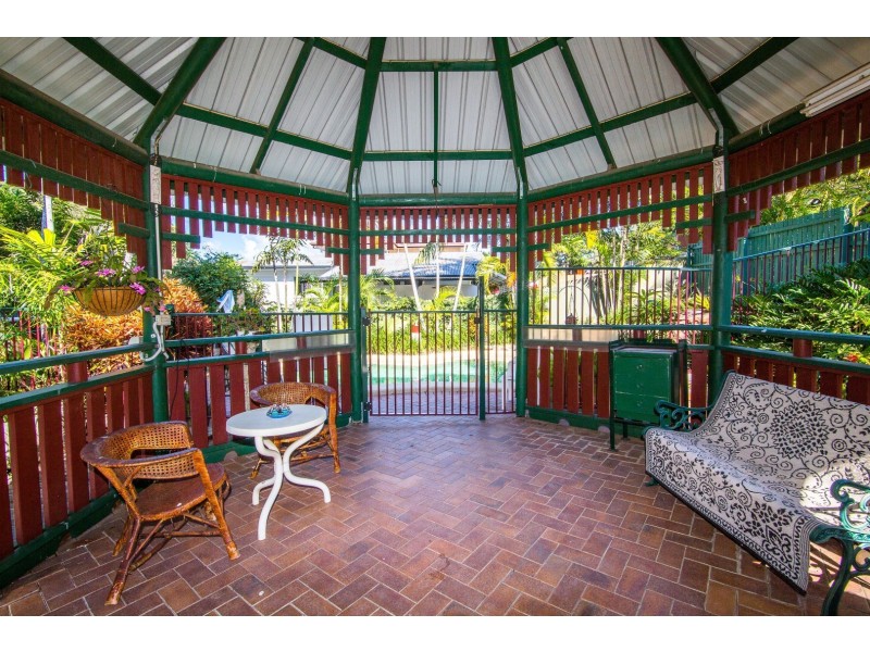 2A Whitehead Street, Eastern Heights QLD 4305