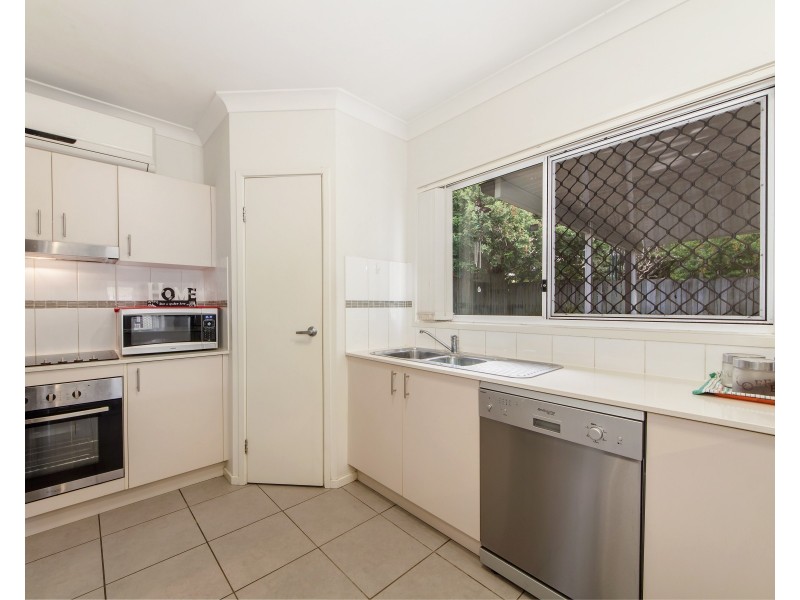 13 Macquarie Street, Booval QLD 4304