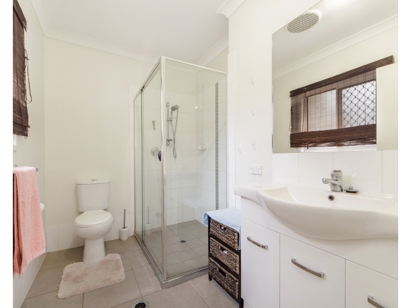 13 Macquarie Street, Booval QLD 4304