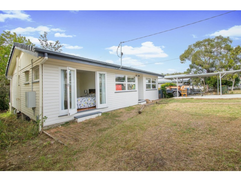 15 Logan Street, North Booval QLD 4304