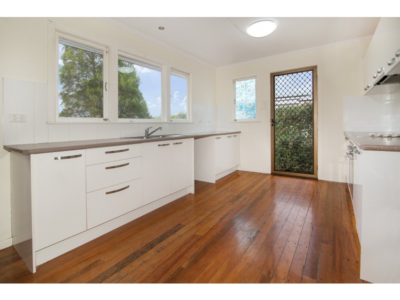 15 Logan Street, North Booval QLD 4304