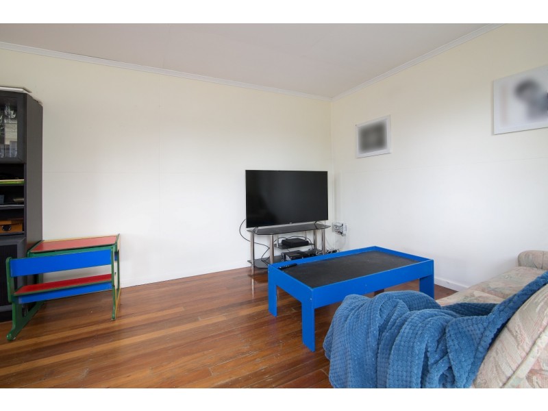15 Logan Street, North Booval QLD 4304