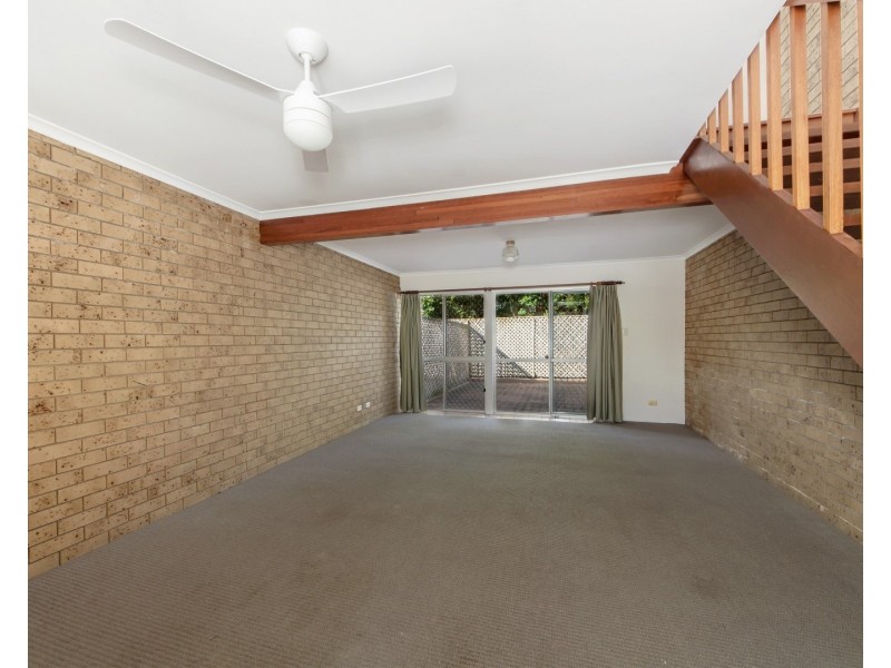 18 Railway Street, Booval QLD 4304