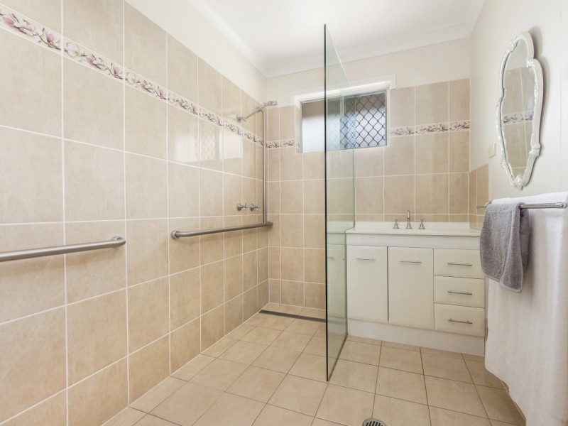 4 Deidre Ann Street, Raceview QLD 4305